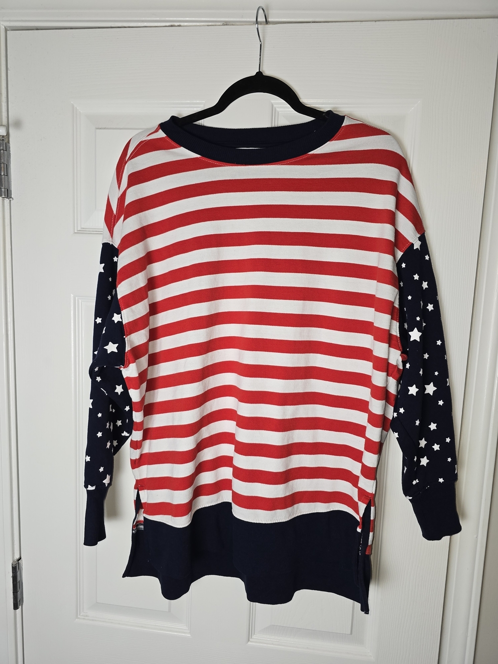 Crown & Ivy Red, White, & Blue Top Size Small